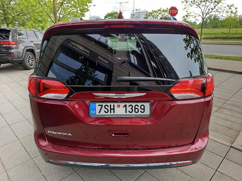 Chrysler Pacifica (2018) Touring L, model 2019 - fotka 6 z 23