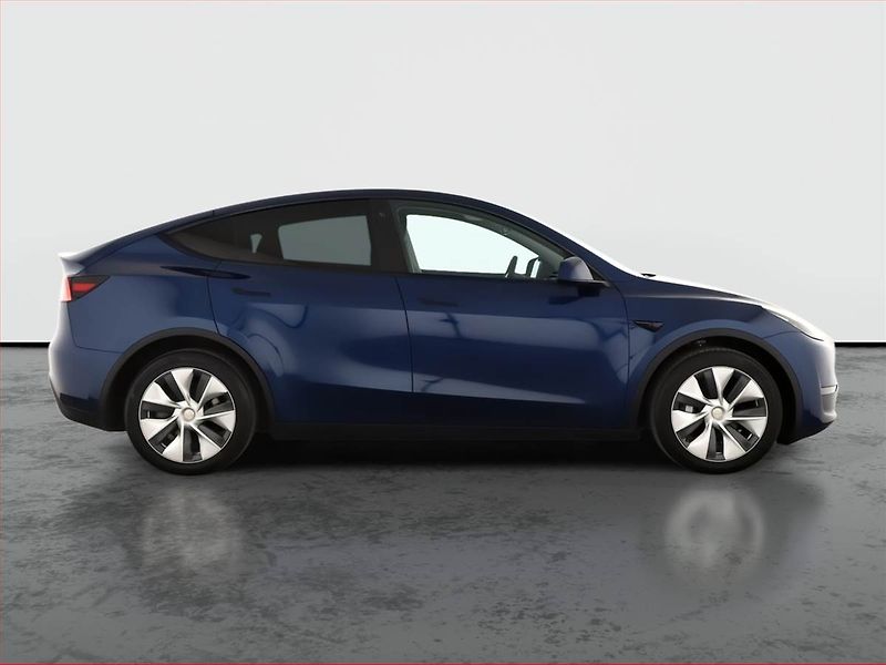 Tesla Model Y (2021) Long Range AWD 75kWh, SoH 91% - fotka 6 z 28