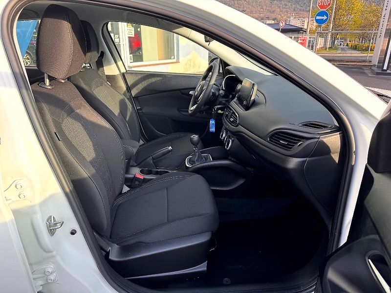 Fiat Tipo (2026) Sedan 1.6 Mjet (130k) URBAN - fotka 17 z 32