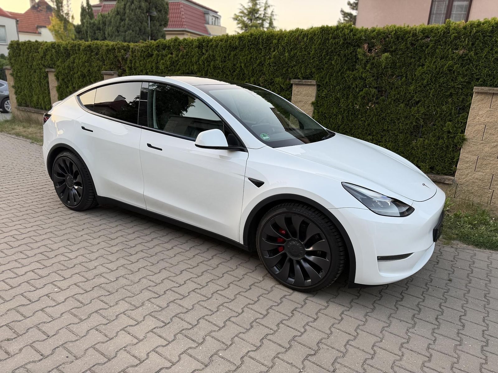 Tesla Model Y PERFORMANCE-TAŽNÉ-TOP-