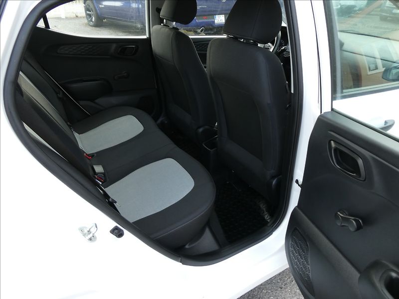 Hyundai i10 1,0 MPi 50kW Classic,tempomat - fotka 21 z 40
