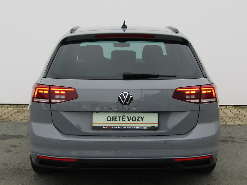 Volkswagen Passat Business 2.0 TDI 110KW DSG Var - fotka 11 z 30