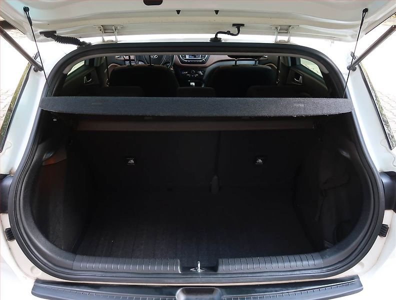 Hyundai i20 (2016) 1.2, LPG, Park. senzory - fotka 13 z 15