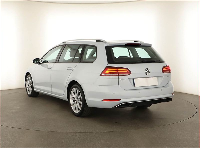 Volkswagen Golf (2017) 1.0 TSI, Tempomat - fotka 4 z 14