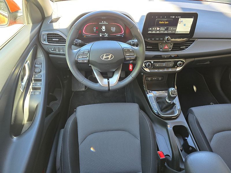Hyundai i30 1.0T-GDi Smart, serv.kn.,1.maj - fotka 13 z 26