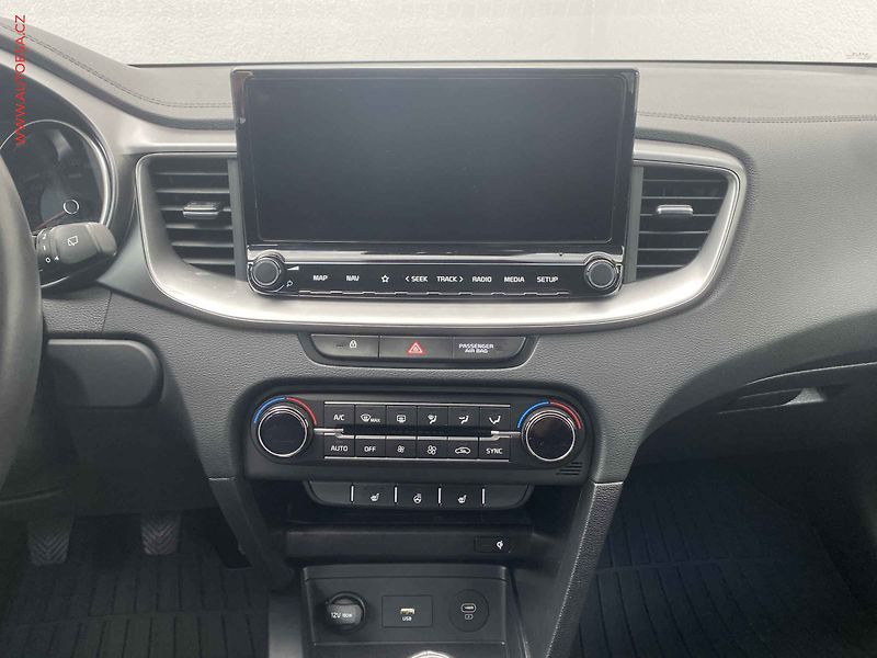 Kia Ceed (2023) 1.5 T-GDi SW, 1.maj,ČR, TOP - fotka 12 z 17