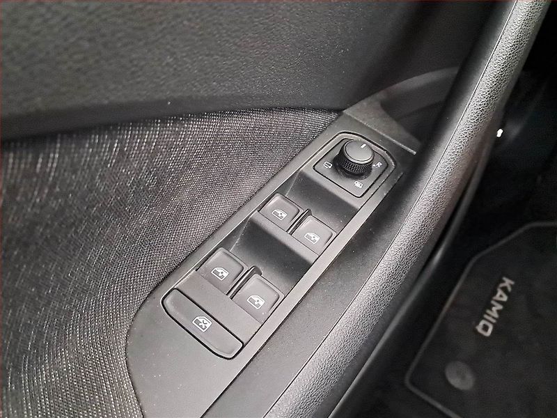 Škoda Kamiq (2019) Style 1.0 TSI, Serv.kniha - fotka 16 z 17