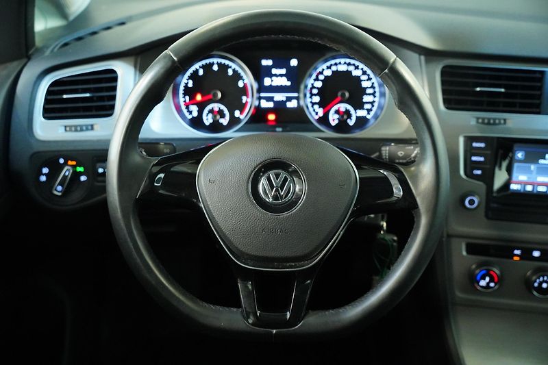 Volkswagen Golf - fotka 16 z 26