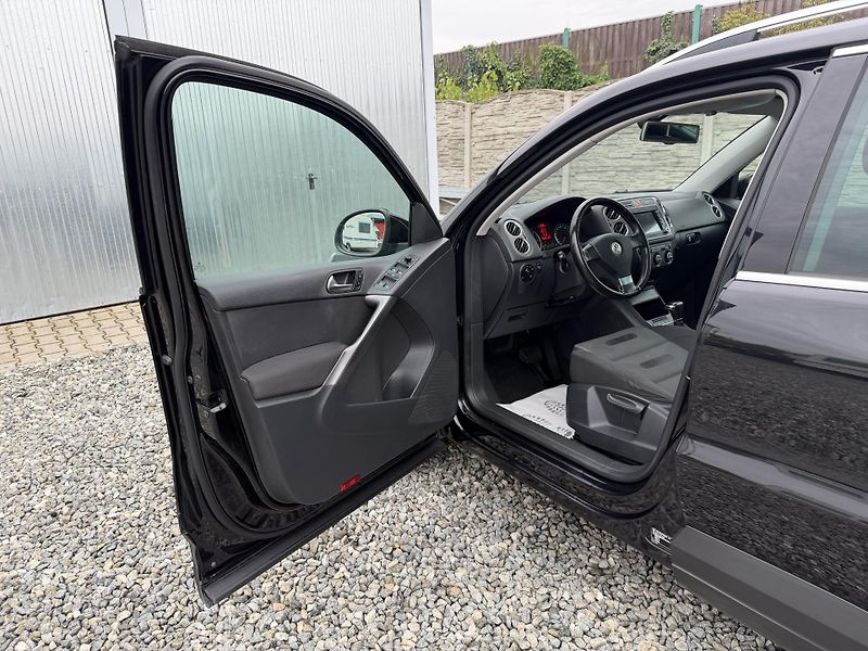 Volkswagen Tiguan 140PS 4x4 DSG PANORAMA - fotka 138 z 158