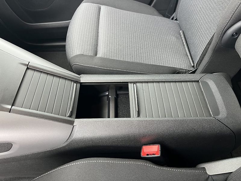 Toyota ProAce City Verso 1.5L D Family - fotka 24 z 32