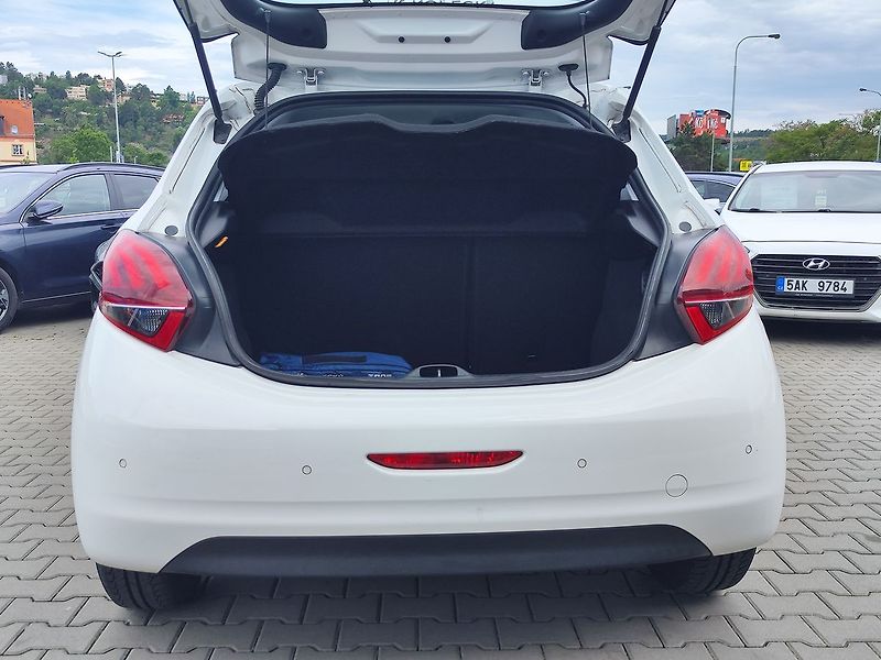 Peugeot 208 1.2 PureTech/Active ČR 1.Majit - fotka 9 z 27