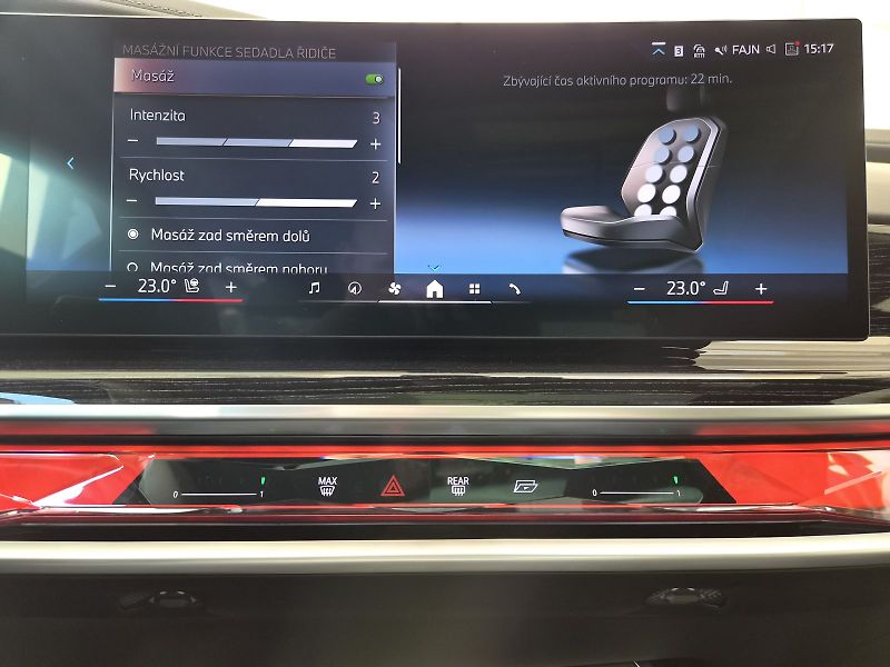 BMW Řada 7 740d xDrive - fotka 34 z 39