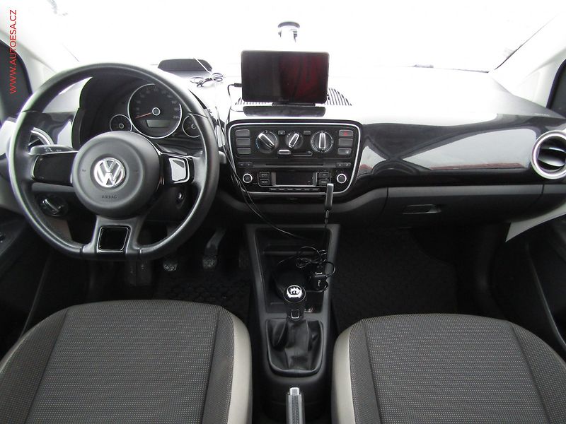 Volkswagen up! (2012) 1.0 i, AC - fotka 8 z 16
