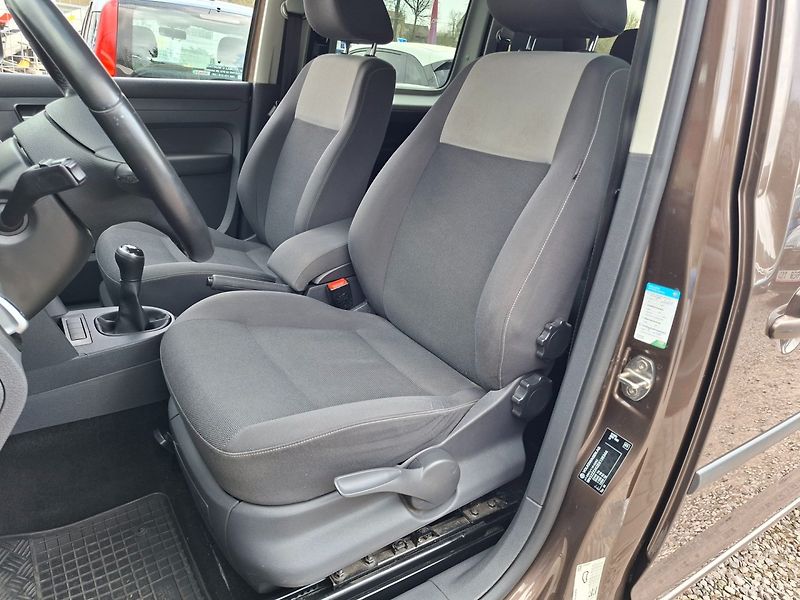 Volkswagen Caddy (2014) MAXI 1.6TDI 75kW -ČR-7.MÍST - fotka 19 z 46