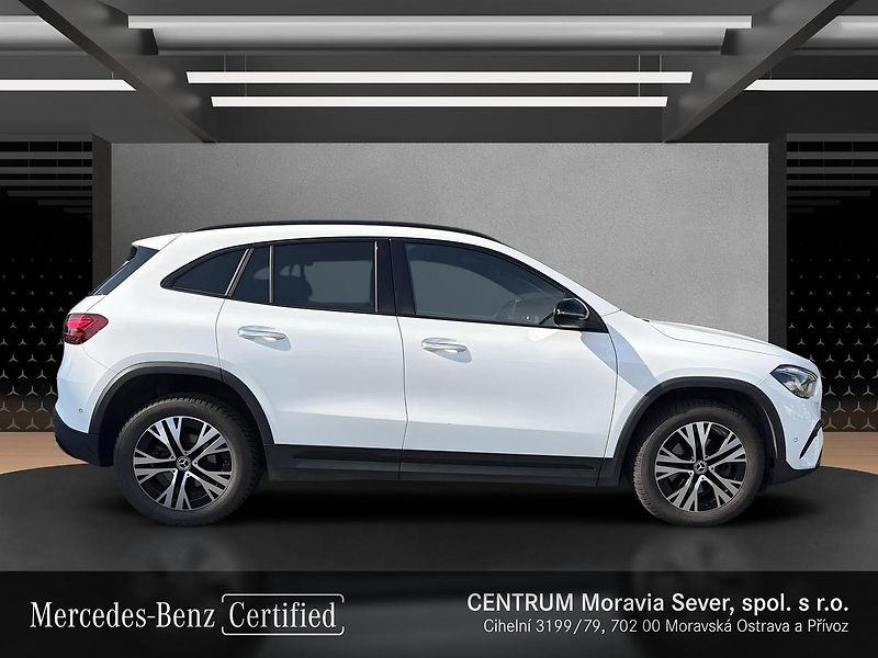 Mercedes-Benz GLA 200d 4MATIC - fotka 6 z 17