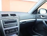 Škoda Octavia (2010) Elegance 2.0 TDI, Xenony - náhled 8