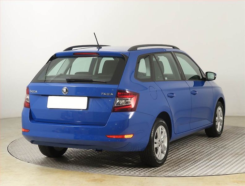 Škoda Fabia (2019) Style 1.0 TSI, ČR,1.maj - fotka 5 z 20