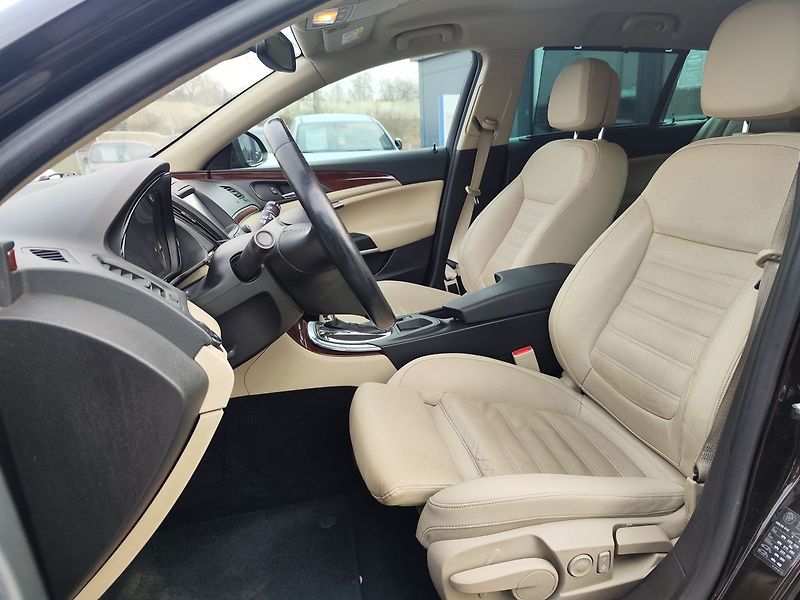 Opel Insignia 2.0 CDTI/125kW Sports AT  4x4 - fotka 16 z 33