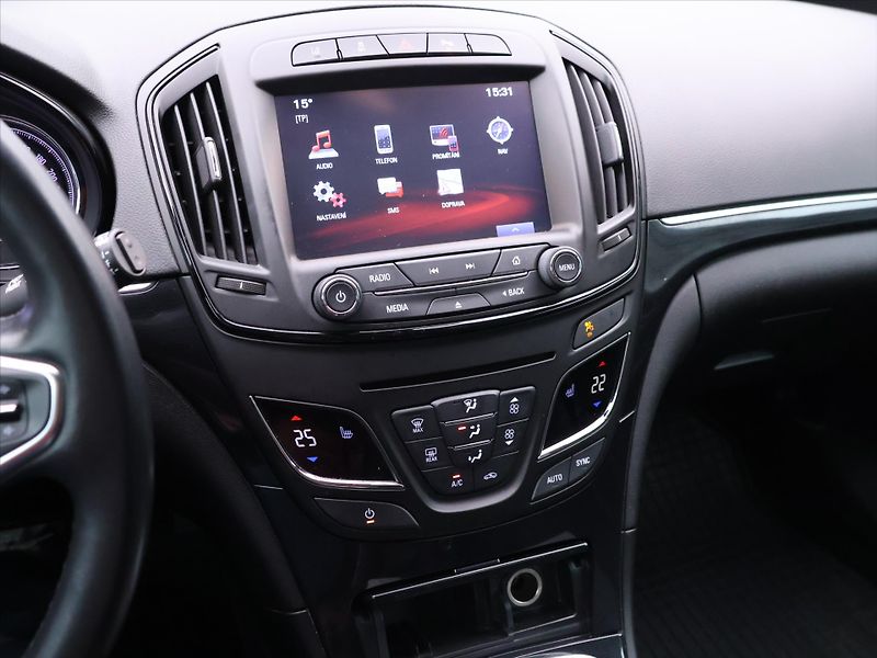 Opel Insignia 2,0 CDTi 125 kW Aut. CZ - fotka 16 z 28