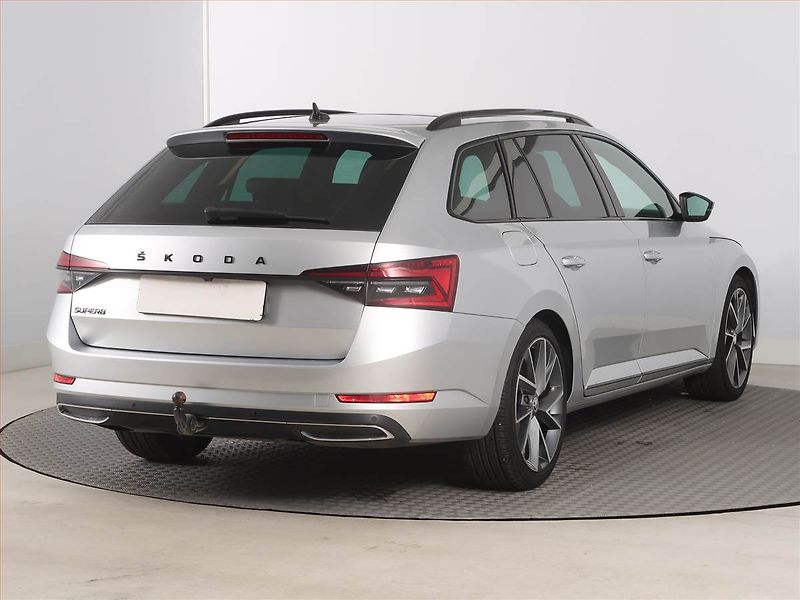 Škoda Superb (2023) Sportline 2.0 TDI - fotka 5 z 17