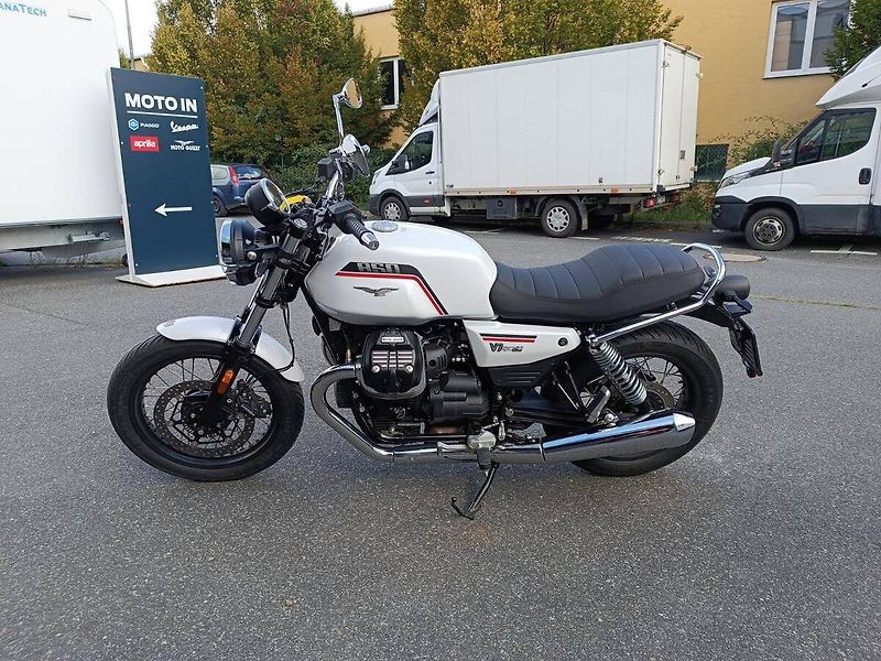 Moto Guzzi V 7 Stone Ten (2026) V7 Special Bianco 1969 - fotka 4 z 14
