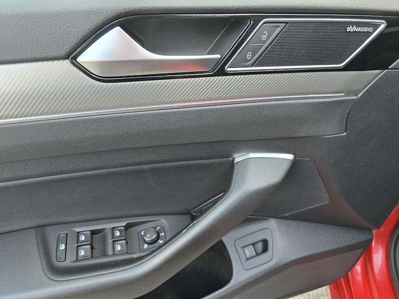 Volkswagen Arteon R-LINE 200kW KŮŽE NAVI KAMERA - fotka 32 z 49