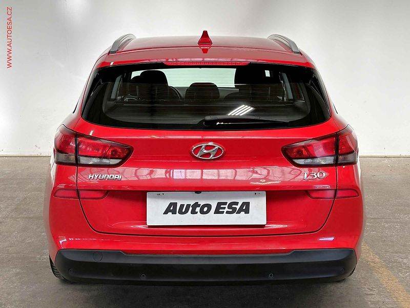 Hyundai i30 (2019) 1.4T-GDi, 1.maj,ČR - fotka 5 z 15