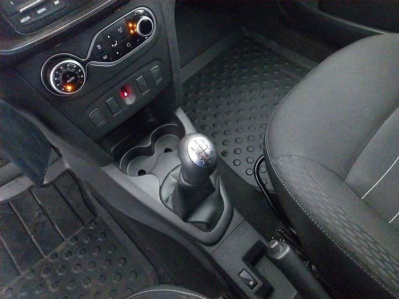 Dacia Logan (2020) 1.0 SCe, Serv.kniha - fotka 13 z 14