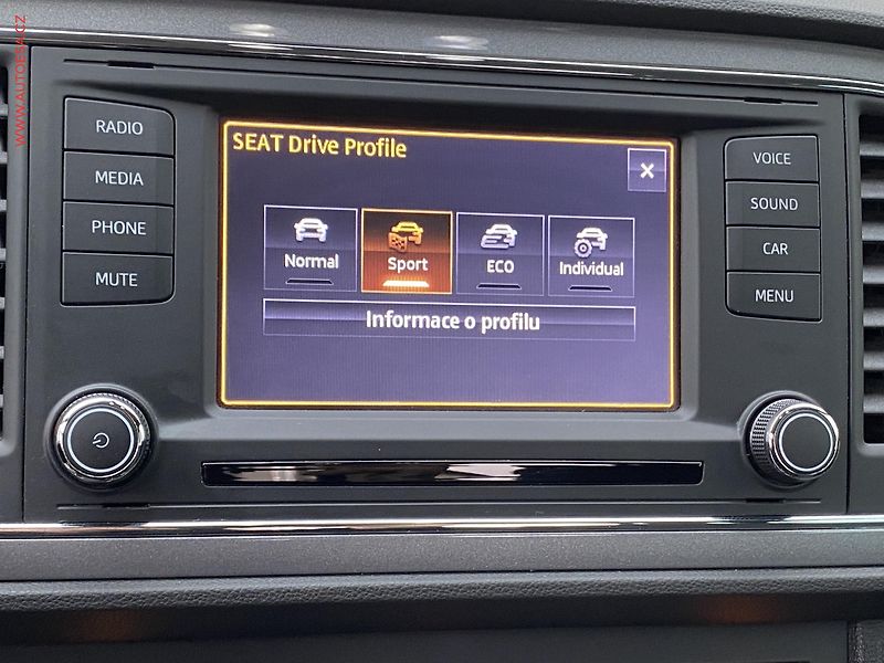 Seat Leon (2015) 1.4 TSi, 2.maj,ČR, LED, navi - fotka 15 z 19