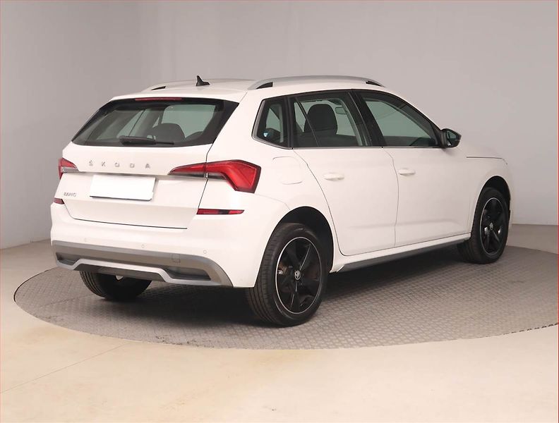 Škoda Kamiq (2021) Style 1.0 TSI, Serv.kniha - fotka 5 z 19