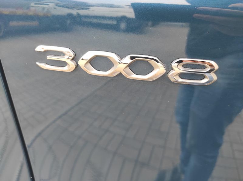 Peugeot 3008 1,5BlueHDi S&S, ALLURE, ČR - fotka 11 z 61