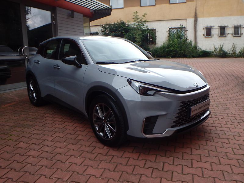 Lexus LBX (2024) 4x4 Elegant Tech  - fotka 3 z 28