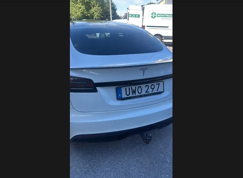 Tesla Model S Plaid AWD SoH 86% Tažné Yoke - fotka 13 z 20