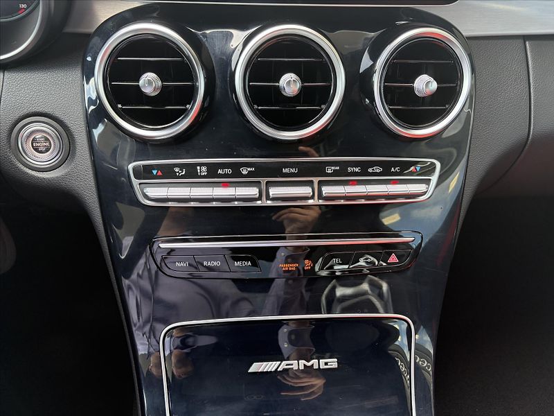 Mercedes-Benz Třídy C AMG C 63 S coupe - fotka 17 z 27