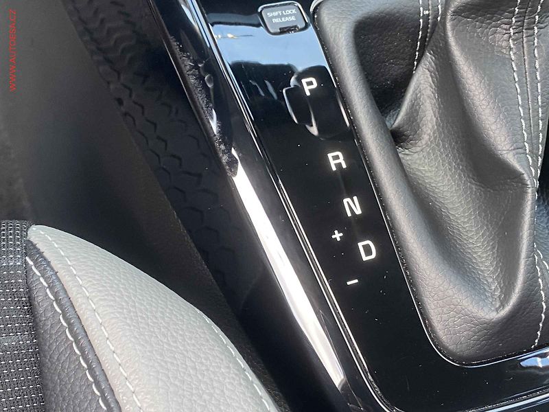 Kia Stonic (2020) 1.0 T-GDi, ČR, AT, TZ, navi - fotka 15 z 21
