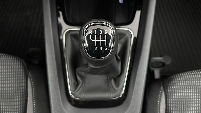 Škoda Octavia 2.0 TDI Ambition Combi - fotka 22 z 25