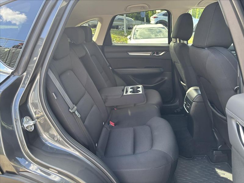 Mazda CX-5 2,0 i 4x4 Revolution TOP STAV - fotka 15 z 46