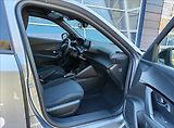 Peugeot 2008 1.2 BUSINESS Hybrid 110 e-DCS6 - náhled 13
