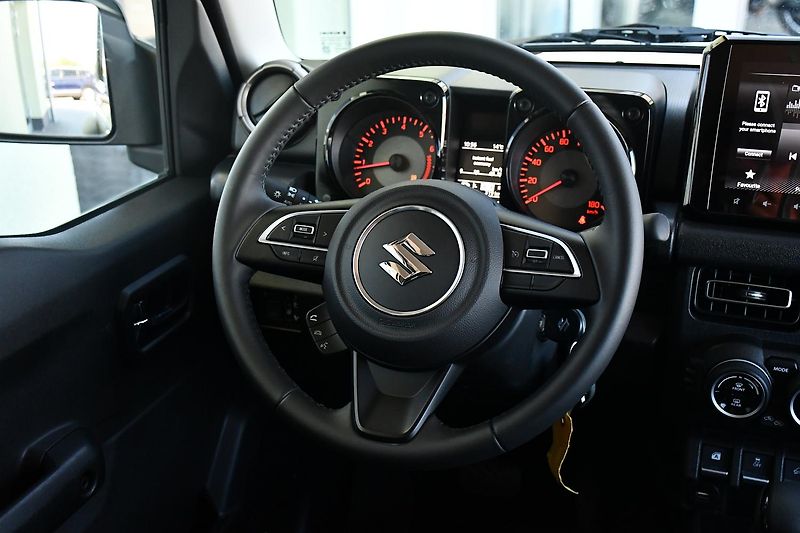 Suzuki Jimny 1,5 GLX AUTOMAT  - fotka 6 z 36