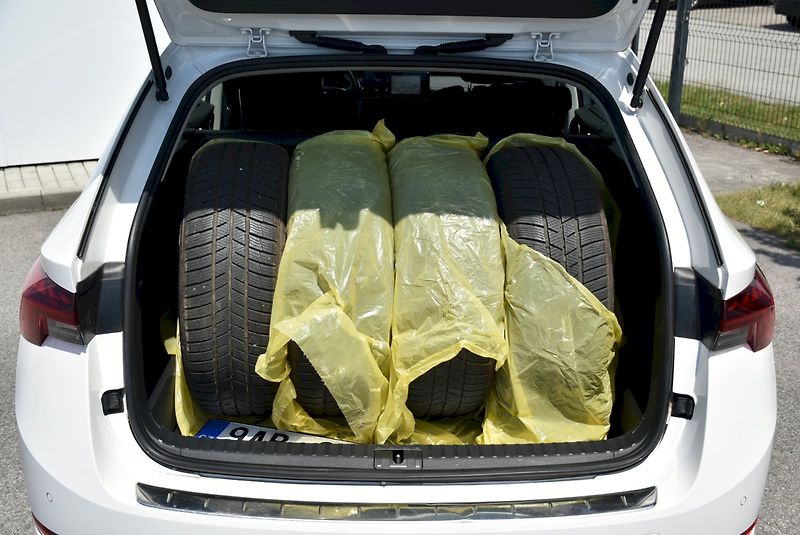 Škoda Octavia (2023) Style Plus 1.5 eTSI DSG - fotka 29 z 34