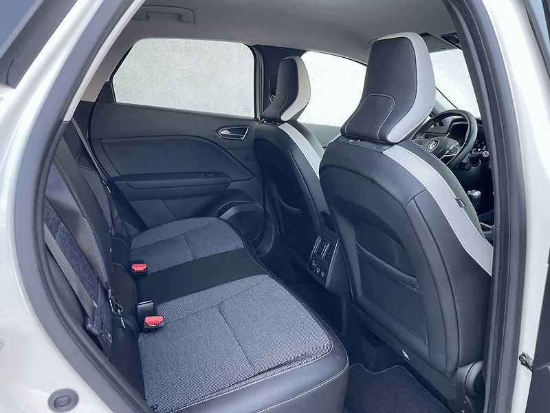 Renault Captur (2020) INTENS 1,3TCe 130k - fotka 9 z 24