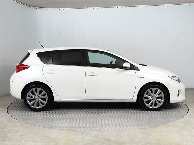 Toyota Auris (2013) Hybrid, Automat, Serv.kniha - fotka 6 z 21