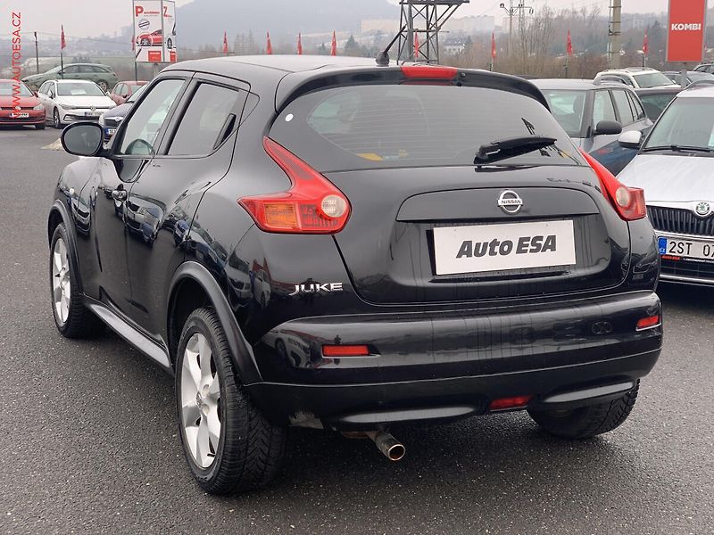 Nissan Juke (2010) 1.6i, AC, tempo - fotka 4 z 17