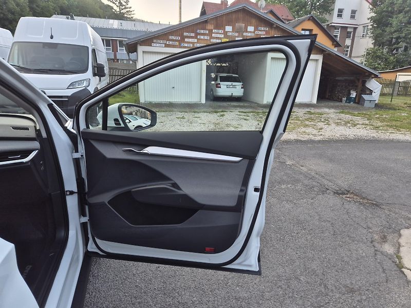 Škoda Enyaq 150kw, iV80 19ALU SOH 92% - fotka 37 z 45
