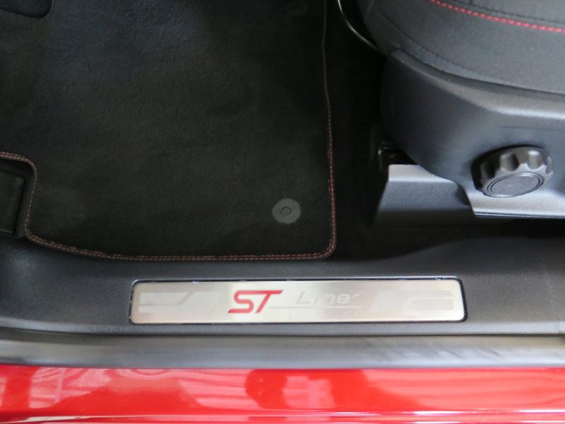 Ford Kuga (2021) 1.5TDCi,navi,360°,ST Line - fotka 50 z 50