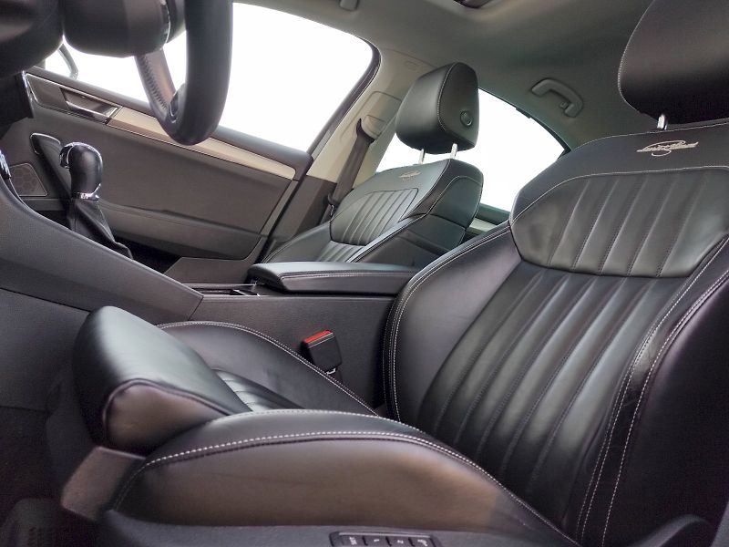 Škoda Superb (2020) L&K 2,0 Tdi 147 Kw 4x4 DSg - fotka 27 z 46