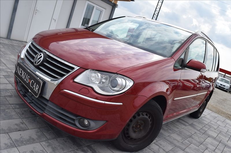 Volkswagen Touran 1,9 TDI 77KW AUTOMAT PO STK - fotka 1 z 46