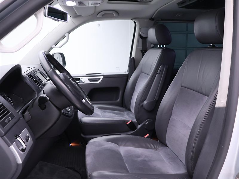 Volkswagen Multivan 2,0 TDI DSG 4M CZ Highline - fotka 11 z 36