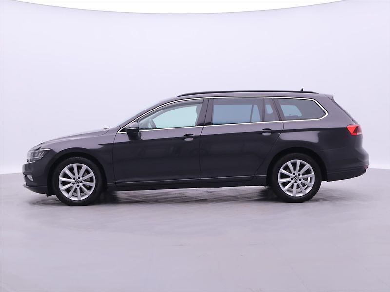 Volkswagen Passat 2,0 TDI DSG Virtual Business - fotka 4 z 36