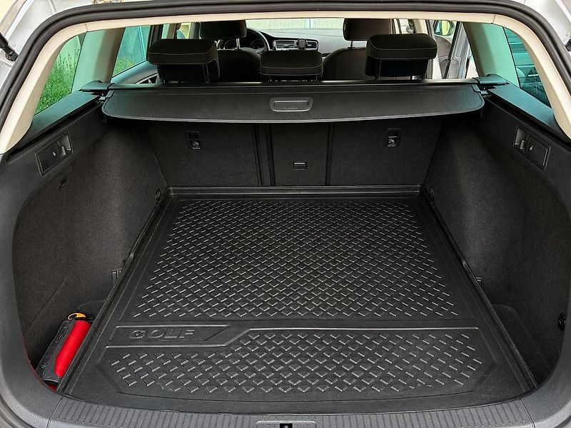 Volkswagen Golf (2013) Golf VII Variant Highline 1.4  - fotka 10 z 19